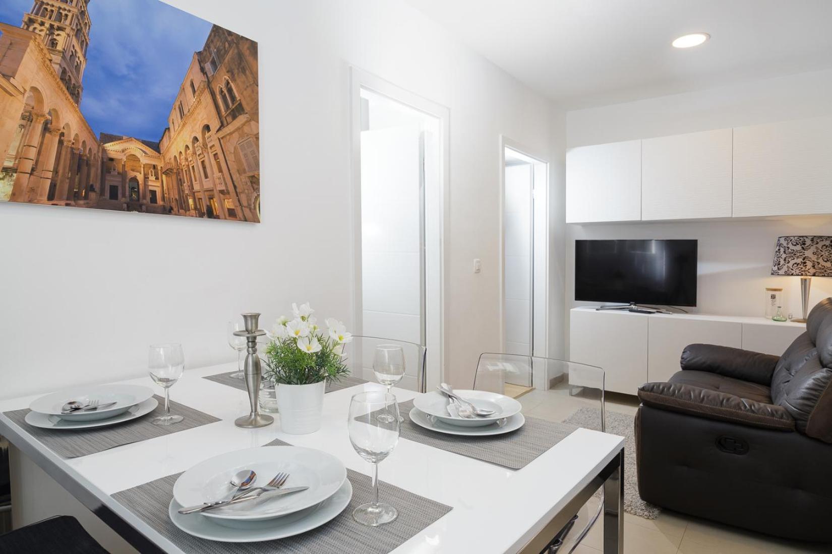 Holiday Home Aspalathos - With Free Parking, Near The Beach, A Few Minutes' Walking Distance To The Unesco Palace Split Zewnętrze zdjęcie