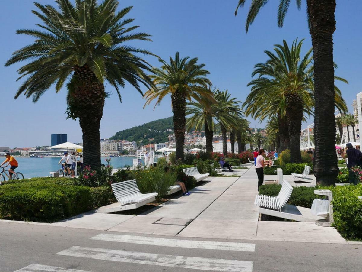 Holiday Home Aspalathos - With Free Parking, Near The Beach, A Few Minutes' Walking Distance To The Unesco Palace Split Zewnętrze zdjęcie